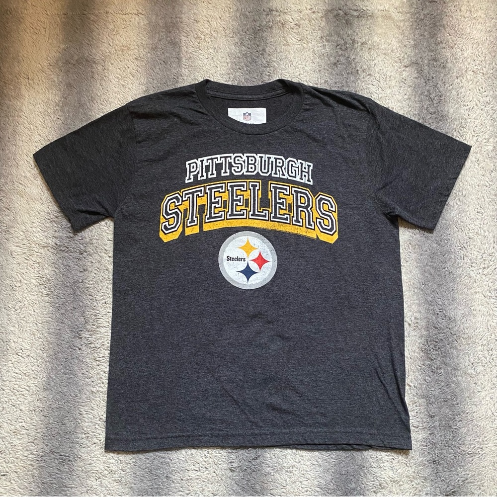 NFL Pittsburgh Steelers Tee Shirt Mens Medium Grey Yellow Black Classic Logo
